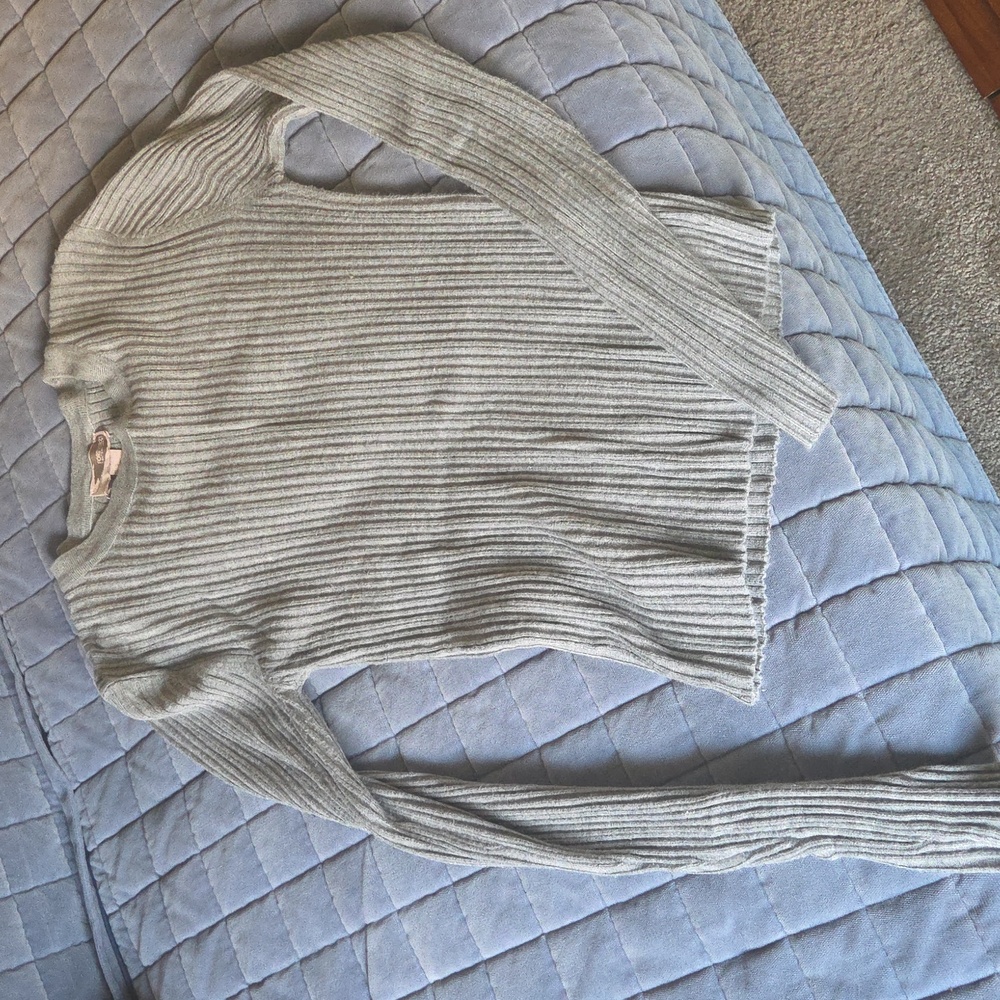 Forever 21 Gray Ribbed Crew Neck Sweater